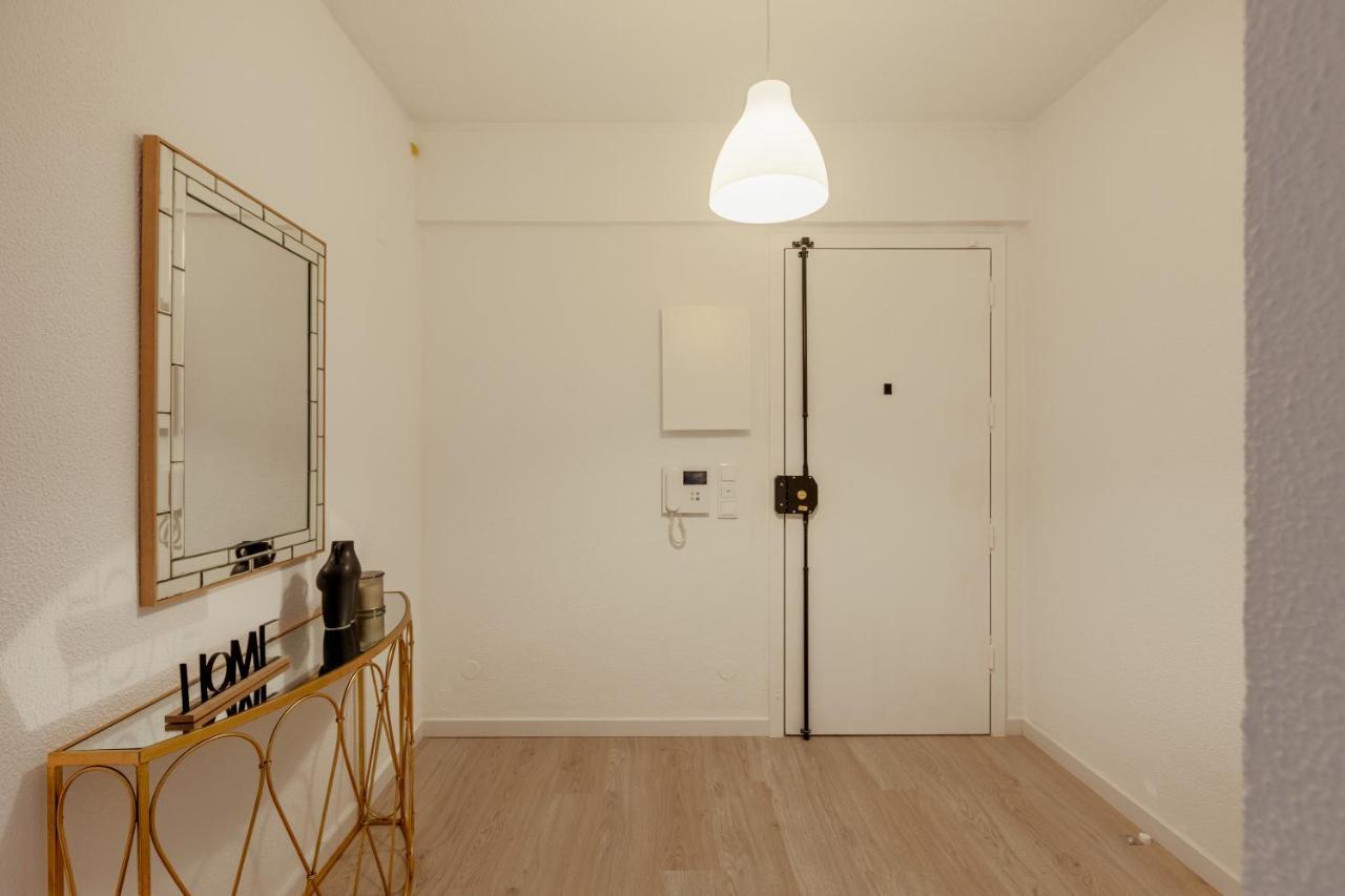 Elegant 3 Bedroom Apt - City Centre - Garage - Metro ลิสบอน ภายนอก รูปภาพ