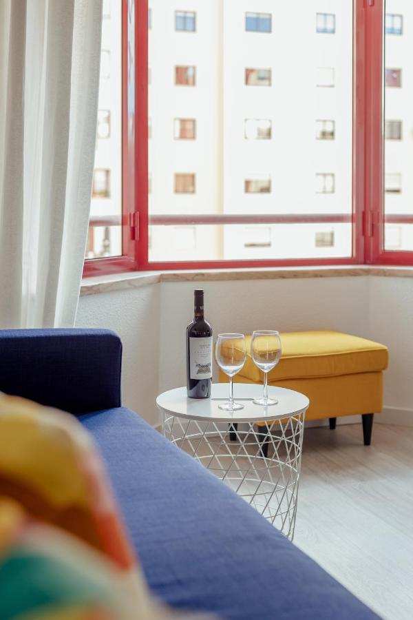 Elegant 3 Bedroom Apt - City Centre - Garage - Metro ลิสบอน ภายนอก รูปภาพ