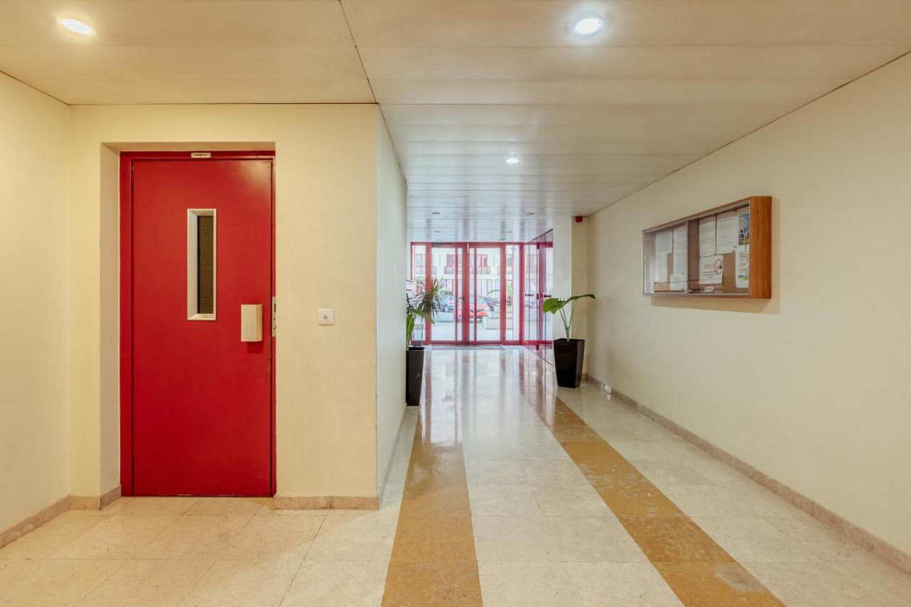 Elegant 3 Bedroom Apt - City Centre - Garage - Metro ลิสบอน ภายนอก รูปภาพ
